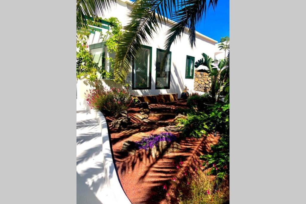 Unique, Stylish & Calm El Estanque By The Sea, Adults Only Vila Costa Teguise Exterior foto