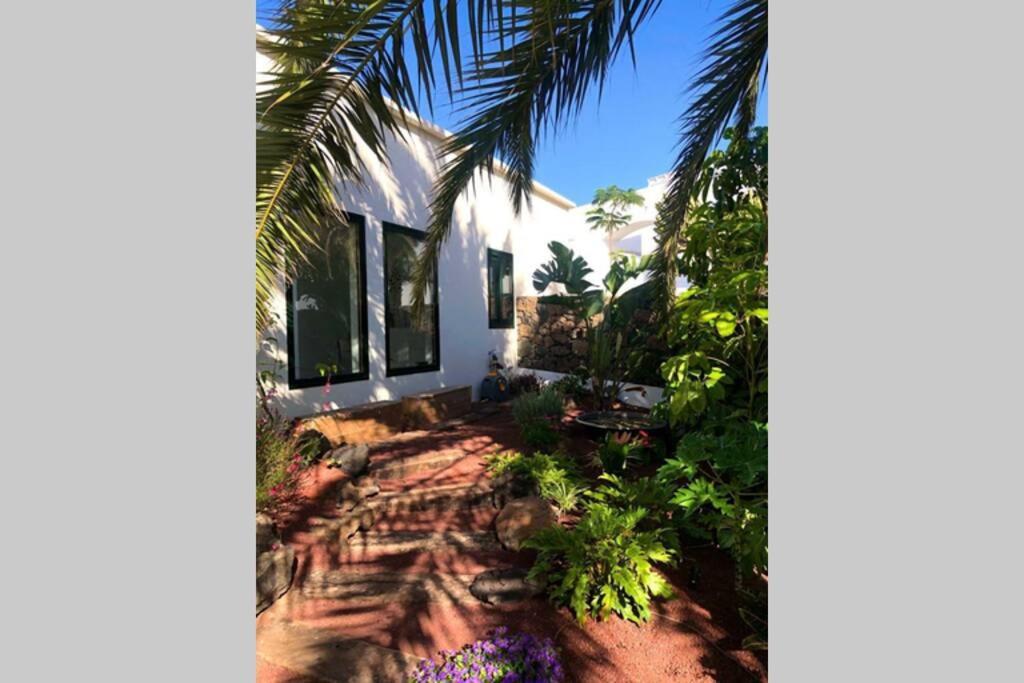 Unique, Stylish & Calm El Estanque By The Sea, Adults Only Vila Costa Teguise Exterior foto
